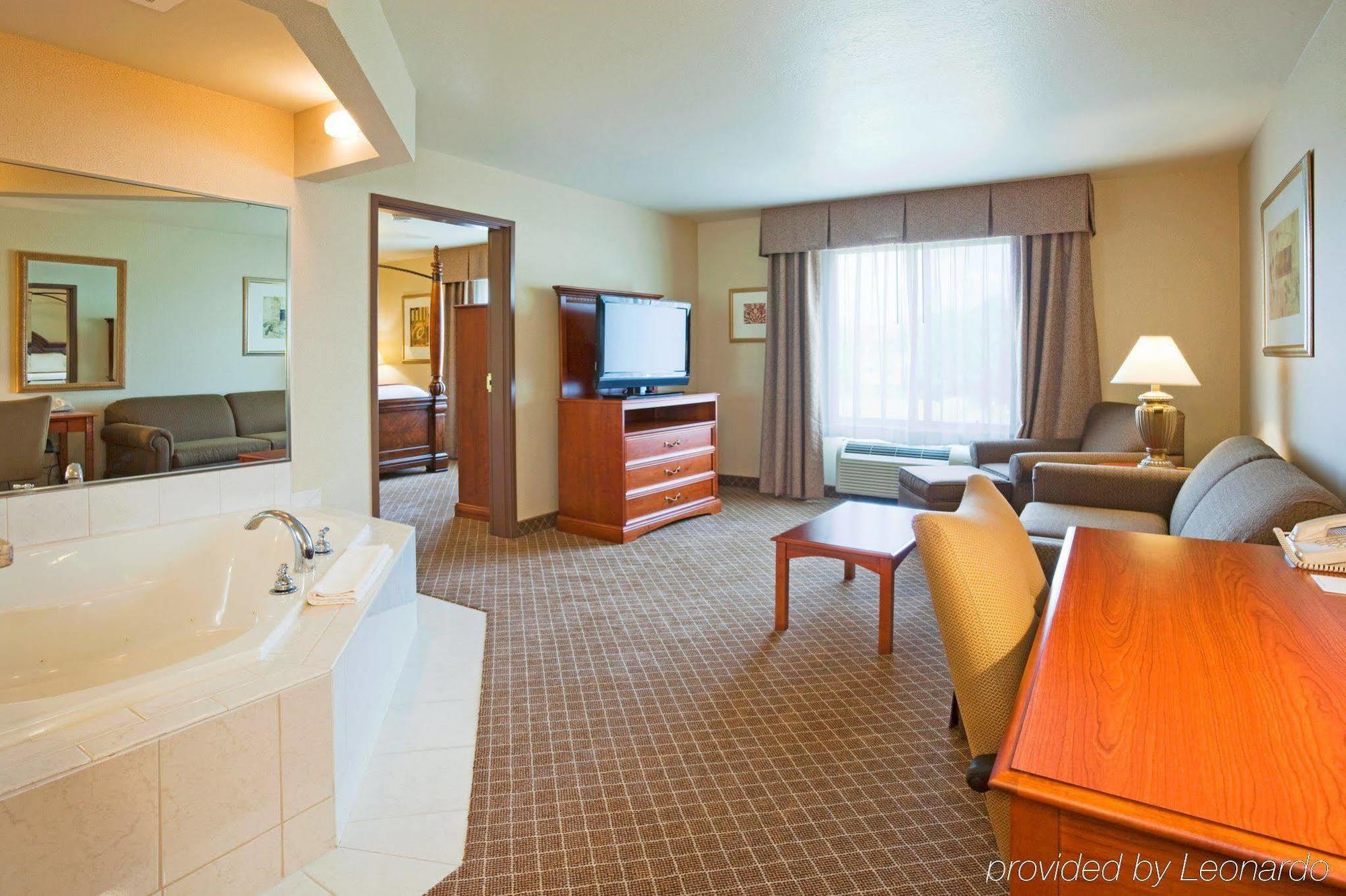 Holiday Inn Express & Suites Wausau By Ihg Weston Exteriér fotografie